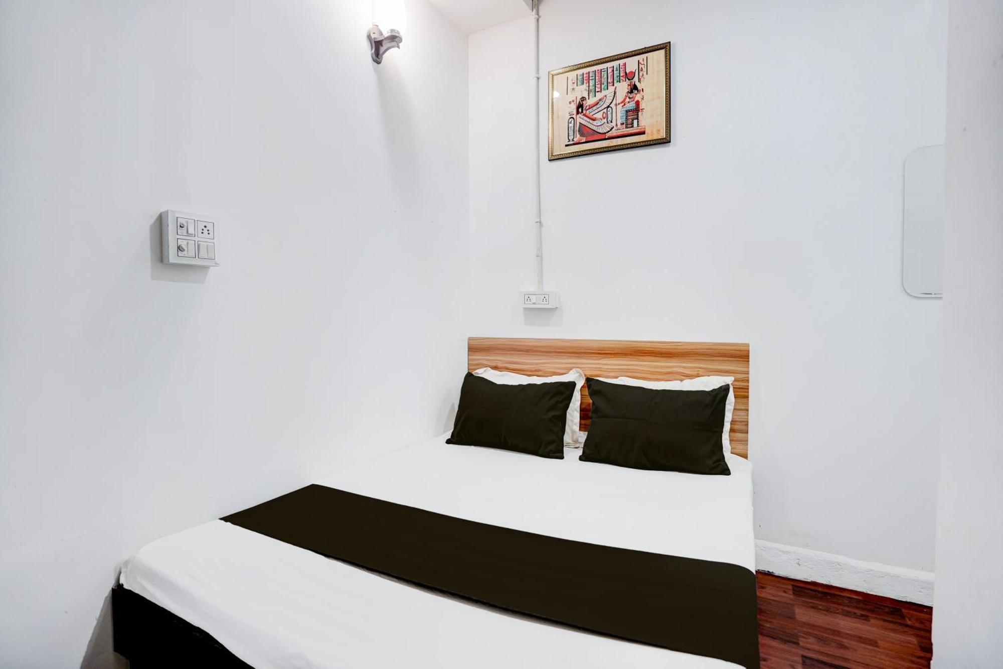 Hotel O Le Empire Stay House Ню Делхи Екстериор снимка
