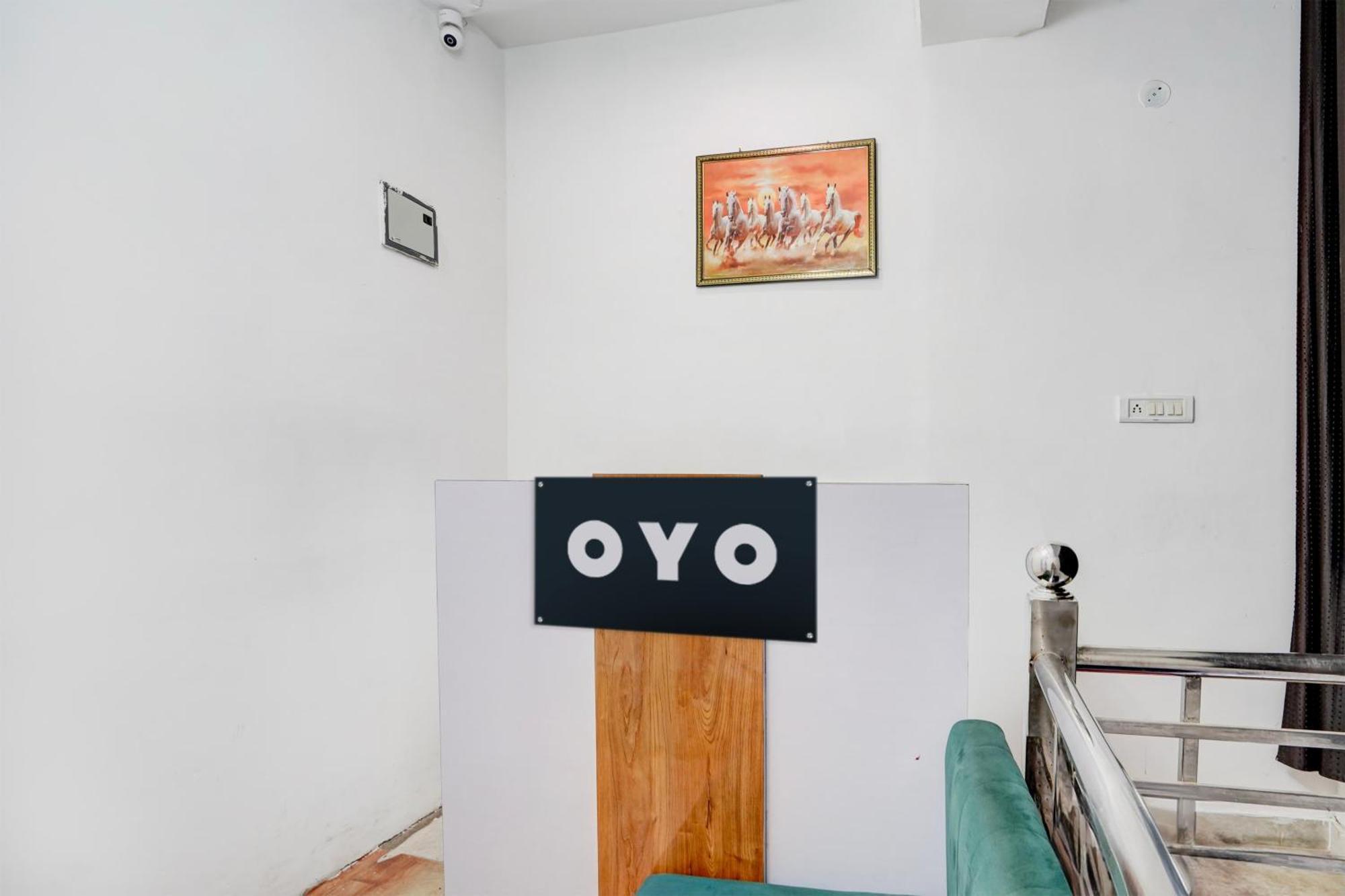 Hotel O Le Empire Stay House Ню Делхи Екстериор снимка