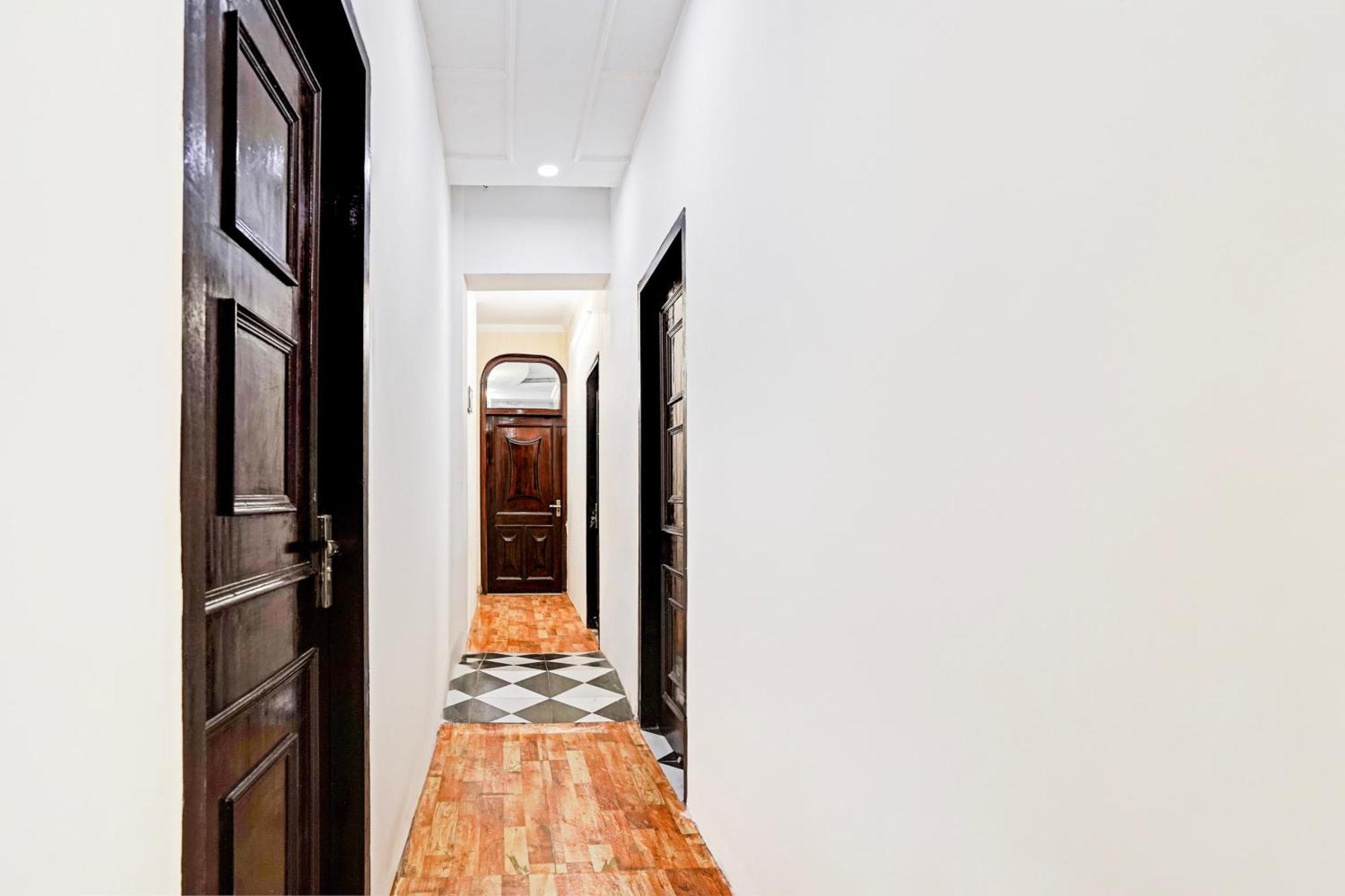Hotel O Le Empire Stay House Ню Делхи Екстериор снимка