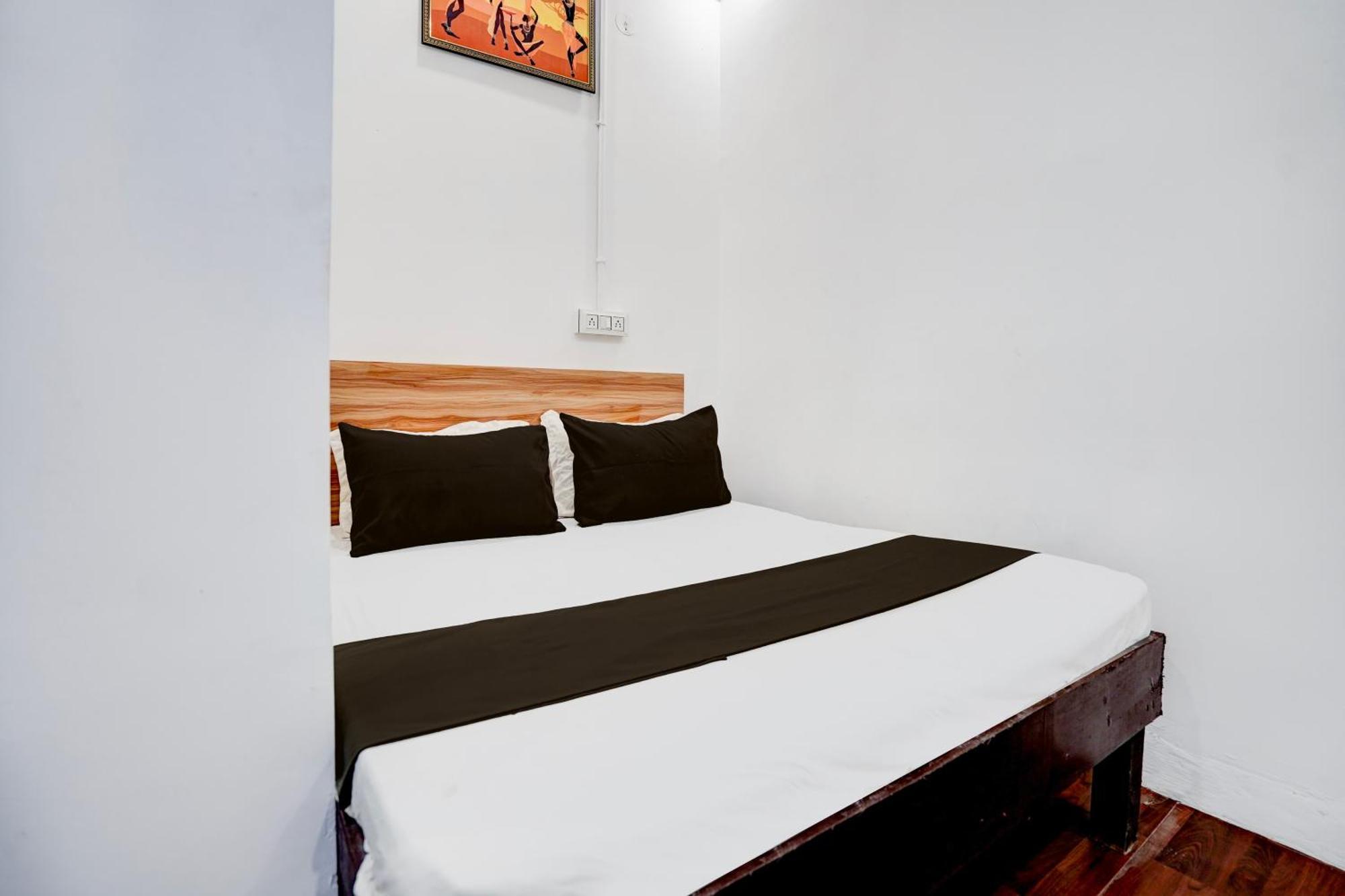 Hotel O Le Empire Stay House Ню Делхи Екстериор снимка