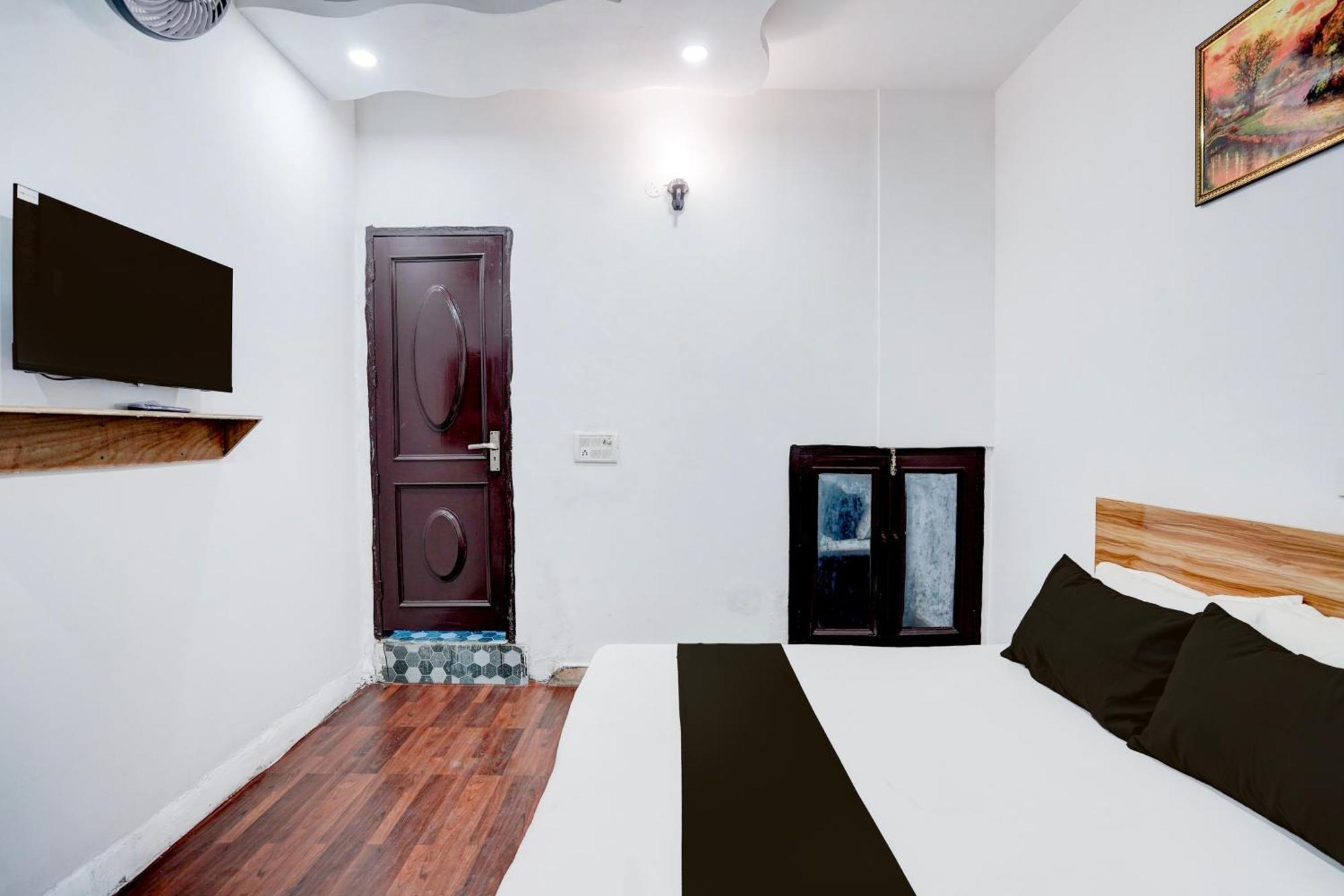 Hotel O Le Empire Stay House Ню Делхи Екстериор снимка