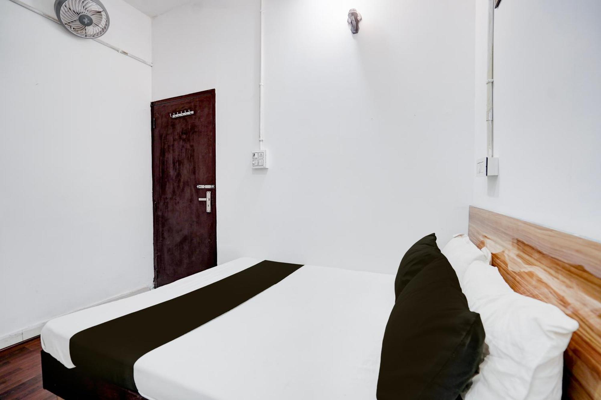Hotel O Le Empire Stay House Ню Делхи Екстериор снимка