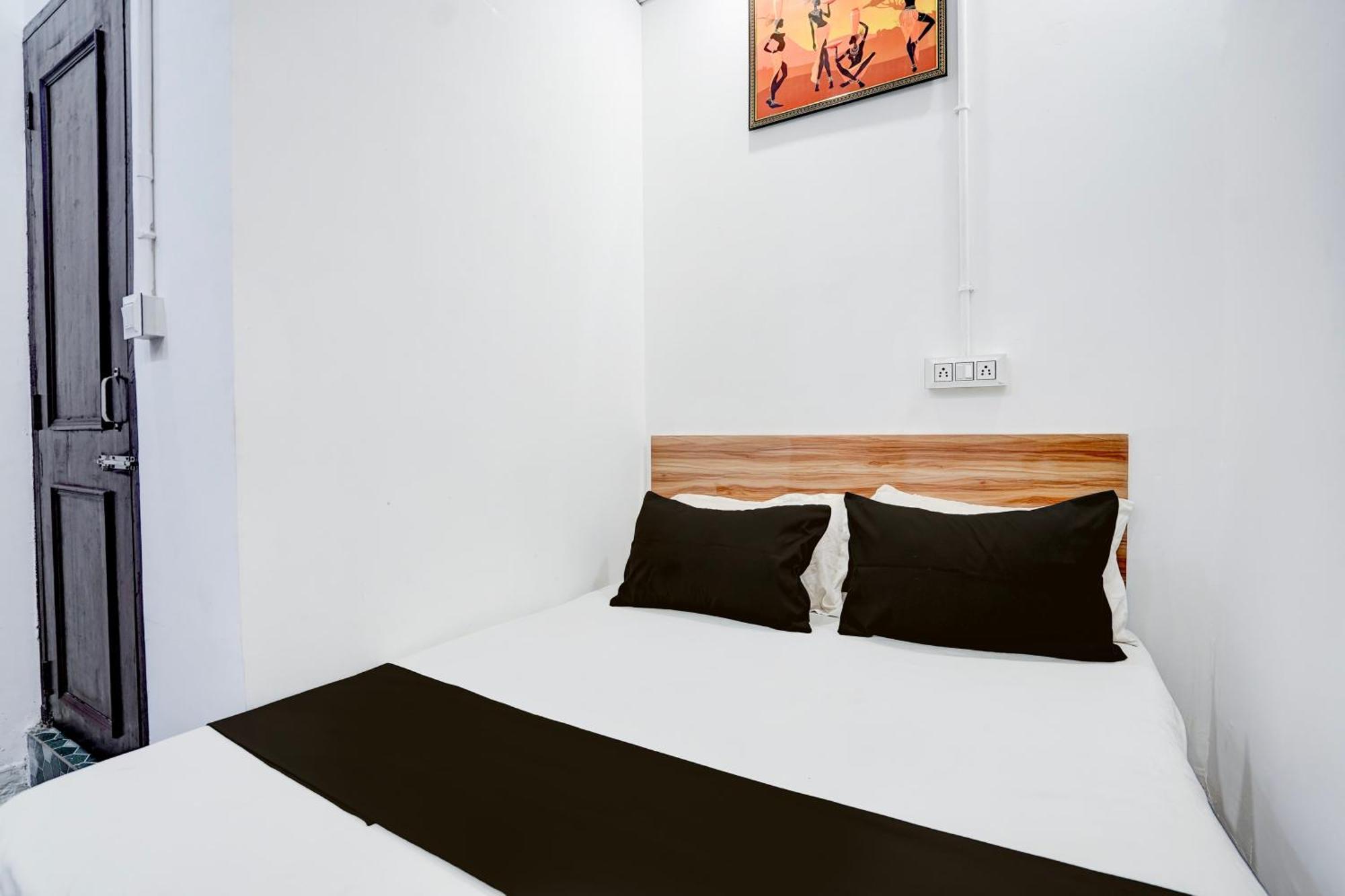 Hotel O Le Empire Stay House Ню Делхи Екстериор снимка