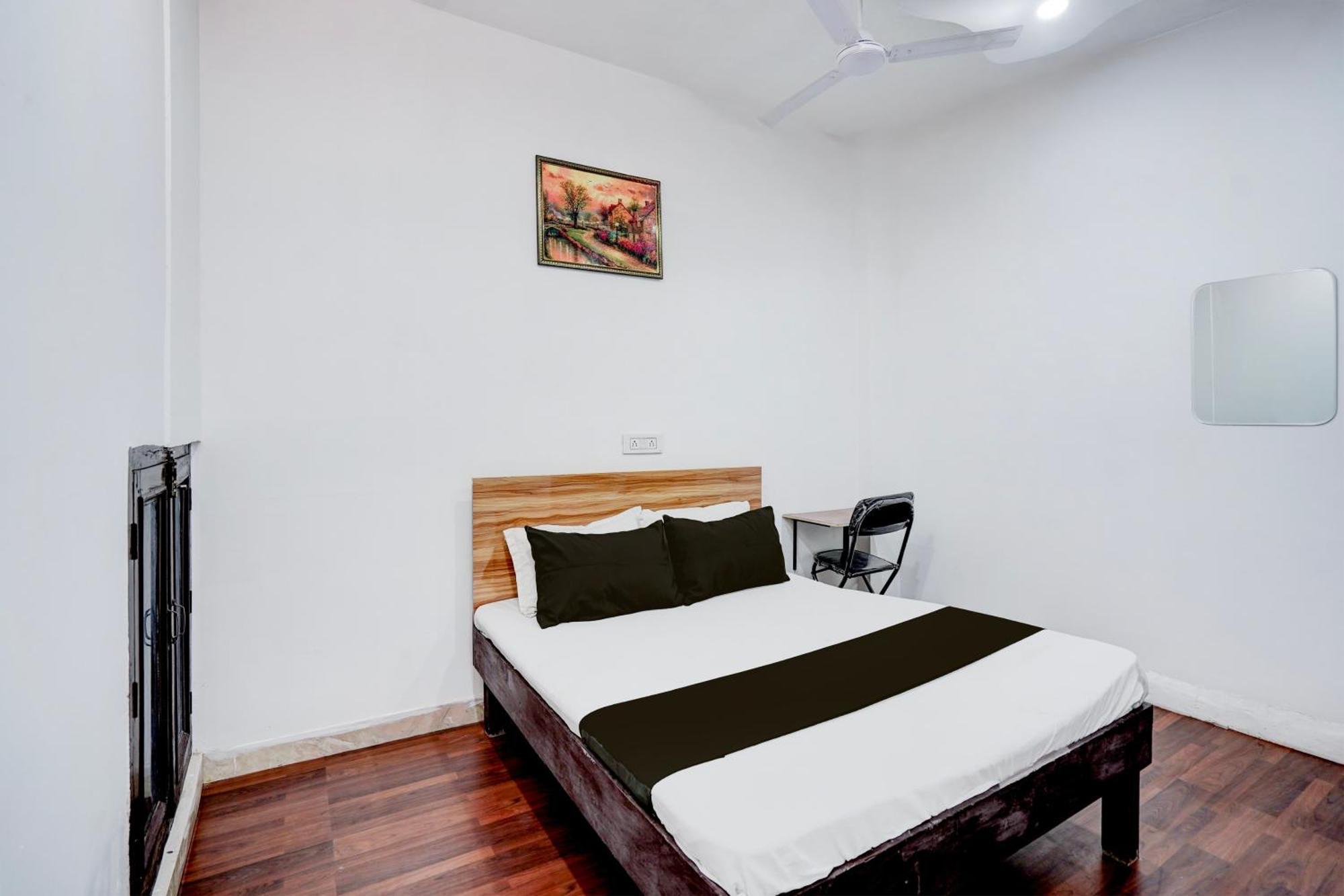 Hotel O Le Empire Stay House Ню Делхи Екстериор снимка