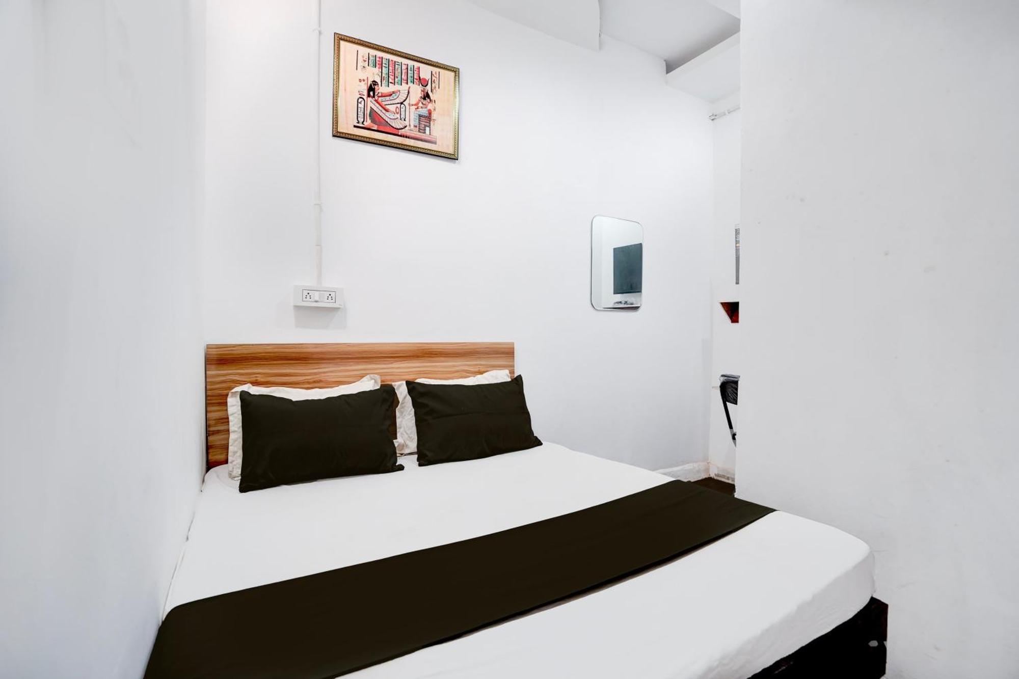 Hotel O Le Empire Stay House Ню Делхи Екстериор снимка